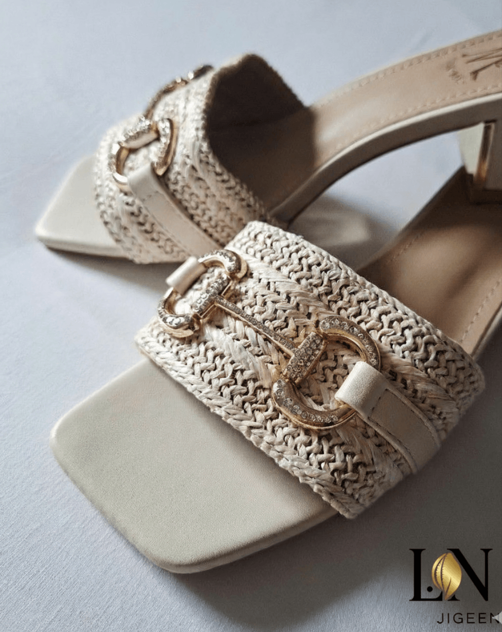 Les Mules "Amélia" : L'Élégance Estivale au Quotidien