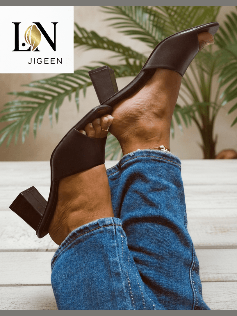 Les Mules "Eva" : L'Élégance Minimaliste au Quotidien