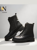 <img src="URL_de_votre_image_produit.jpg" alt="Bottines femme L'Audacieuse en simili cuir noir avec lacets et semelle crantée" title="Bottines L'Audacieuse">
