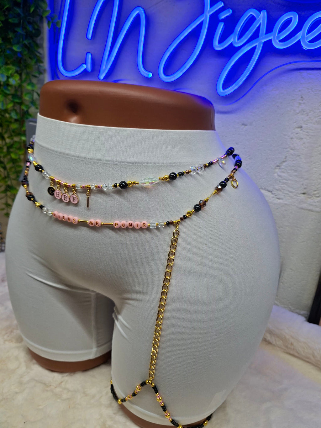 Ensemble "CHEF" & "VIENS ME PUNIR" | Perles de Reins Artisanales & Bijou de Cuisse Doré