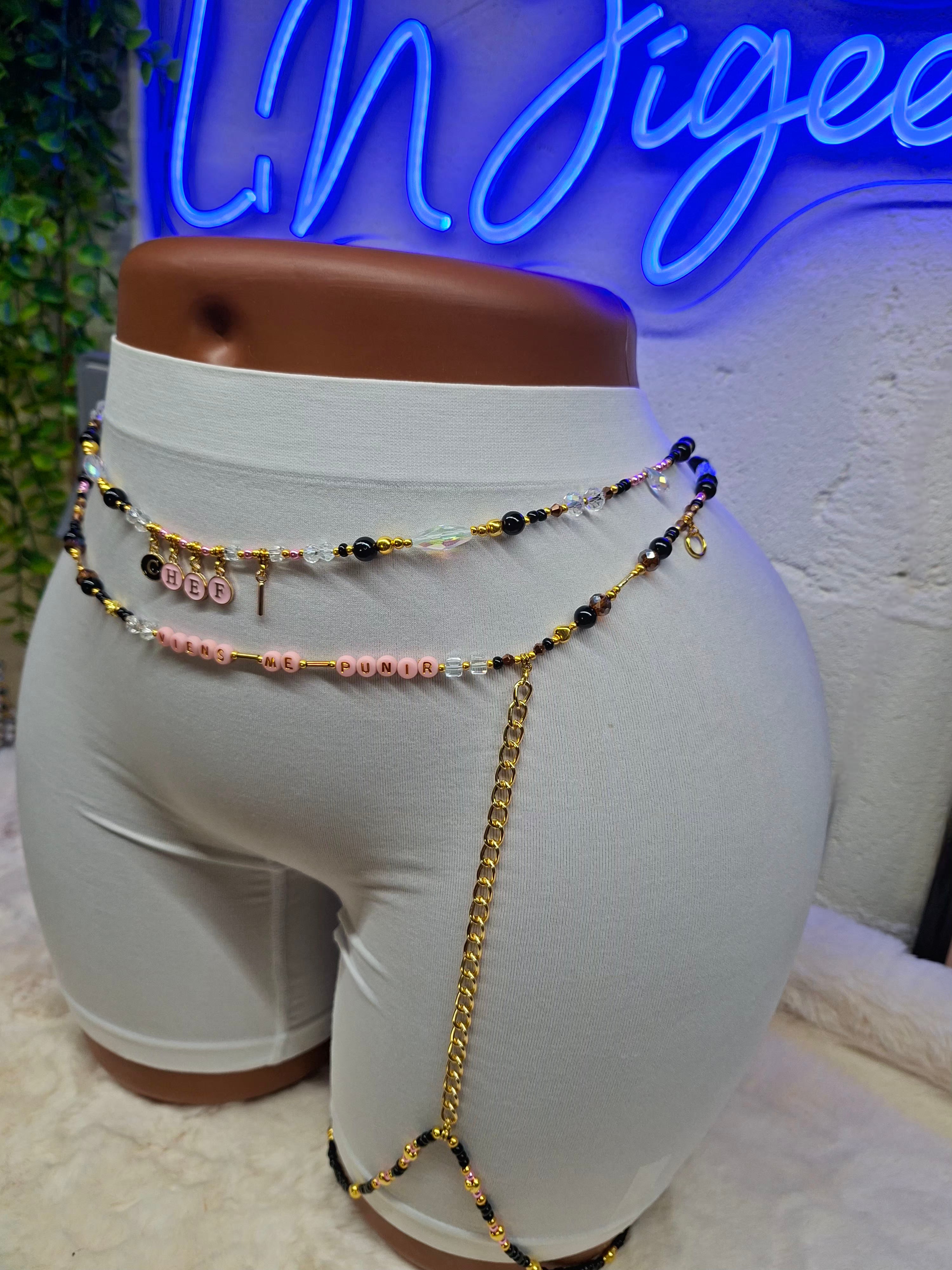 Ensemble "CHEF" & "VIENS ME PUNIR" | Perles de Reins Artisanales & Bijou de Cuisse Doré
