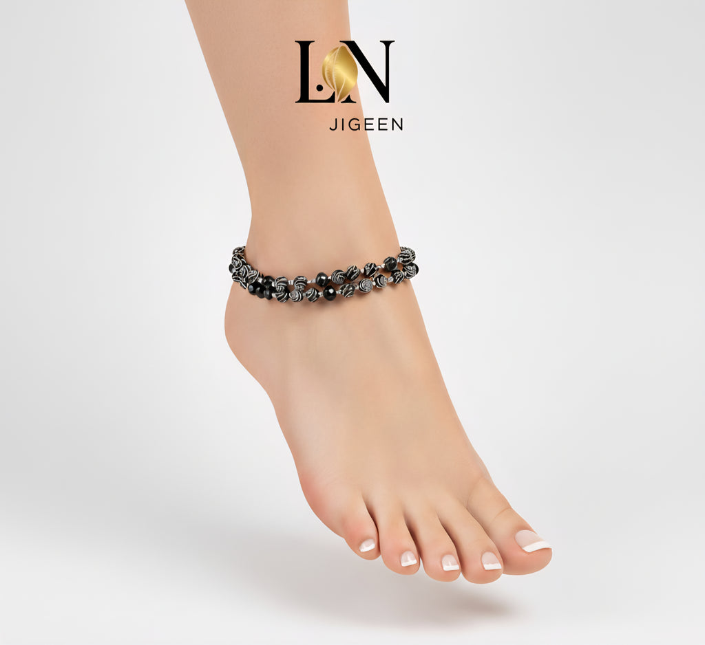 Bracelet de Cheville Ethnique Chic – Motif Ancestral & Perles Noires – L.N Jigeen