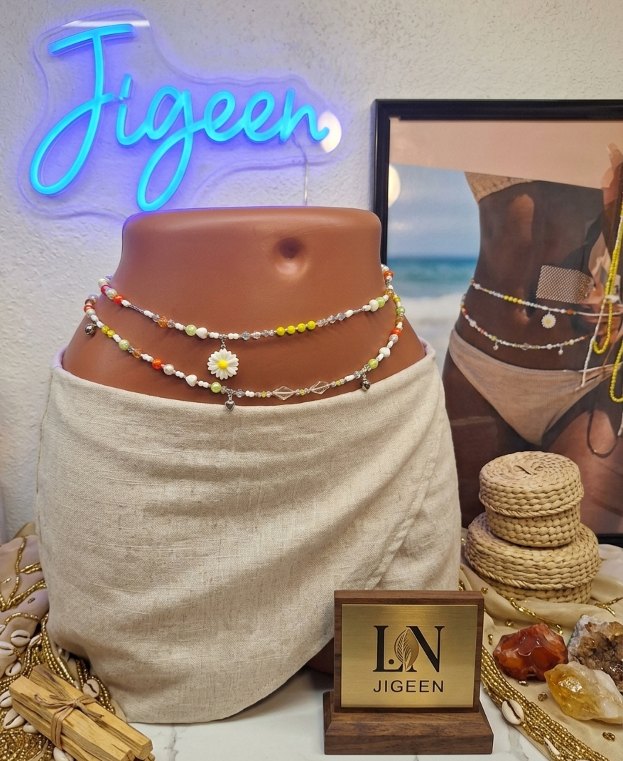 Baya "Diouma" – Double Collier de Taille Unique avec Grelots & Marguerite | Symphonie Jigeen