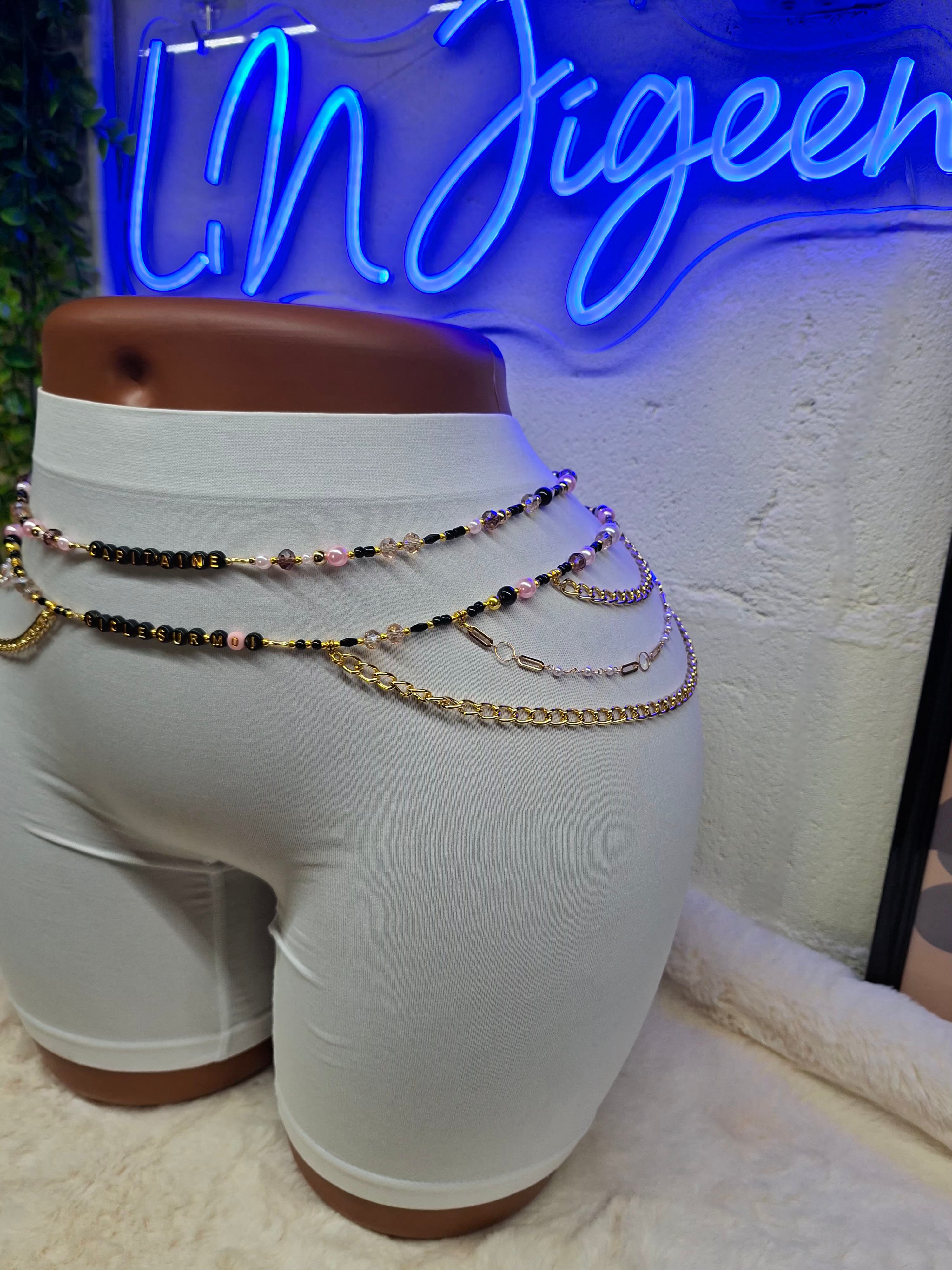 Bijou de Corps "L’AMIRALE" – Parure de Taille Érotique "Capitaine, Gicle sur moi" | Chaînes de Hanches & Or Unique Fait Main